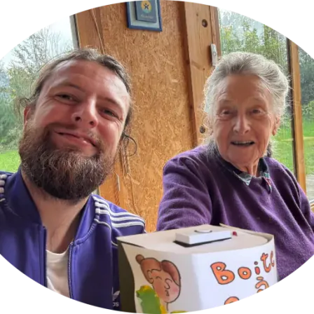 Léo et sa grand-mère Maguy